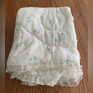 🎈🎈🎈Vintage Baby Blanket Quilt Lace Edge With Print Tiny World